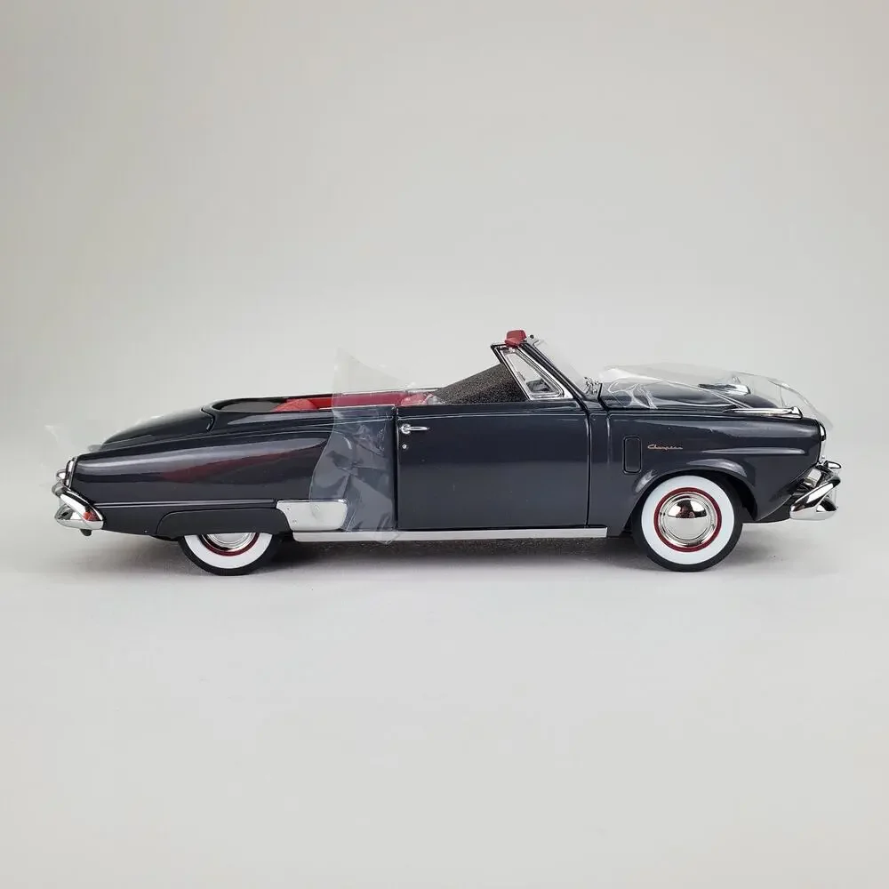 Danbury Mint 1950 Studebaker Champion Convertible 1:24 W/Title &‎ Display Case